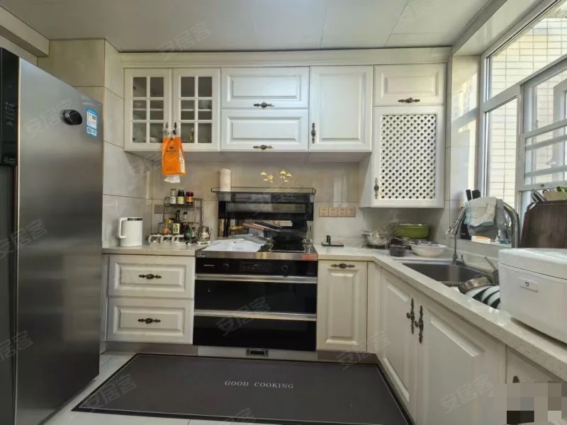 176，捡漏，和合四期，精装三房，单价5500，芝华士沙发，边户，好楼层满五