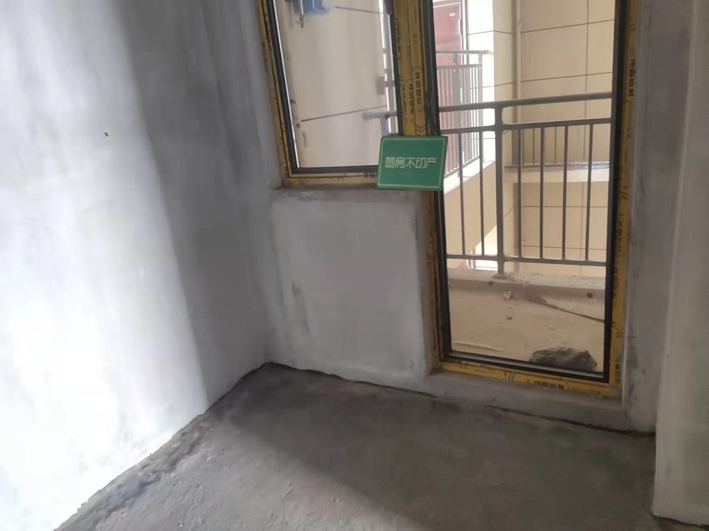 御湖世家全仙桃带湖的小区毛坯三房诚意出售