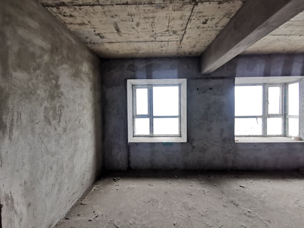 城南 润泽天下 毛坯小三房  楼层好 单价低诚心出售 看房方便