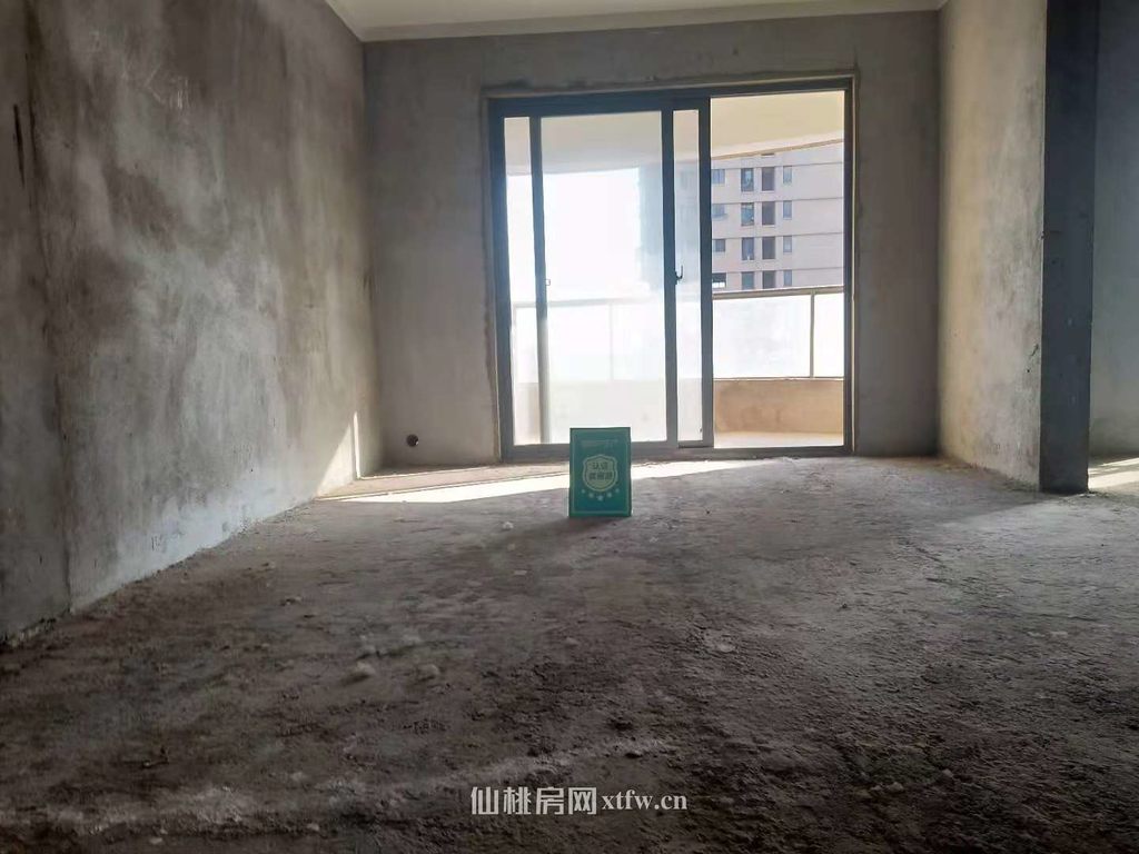 御台公馆毛坯大三房户型格局好价格不高证件满两年