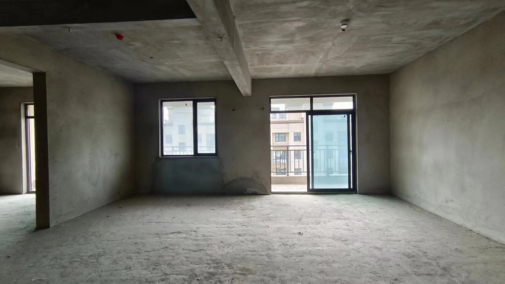 荣怀毛坯三房两卫中间楼层环境好