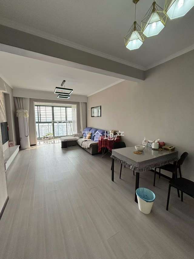 降价了降价了，城区好地段，时代广场，精装电梯3房，好楼层，9成新，拎包即住，