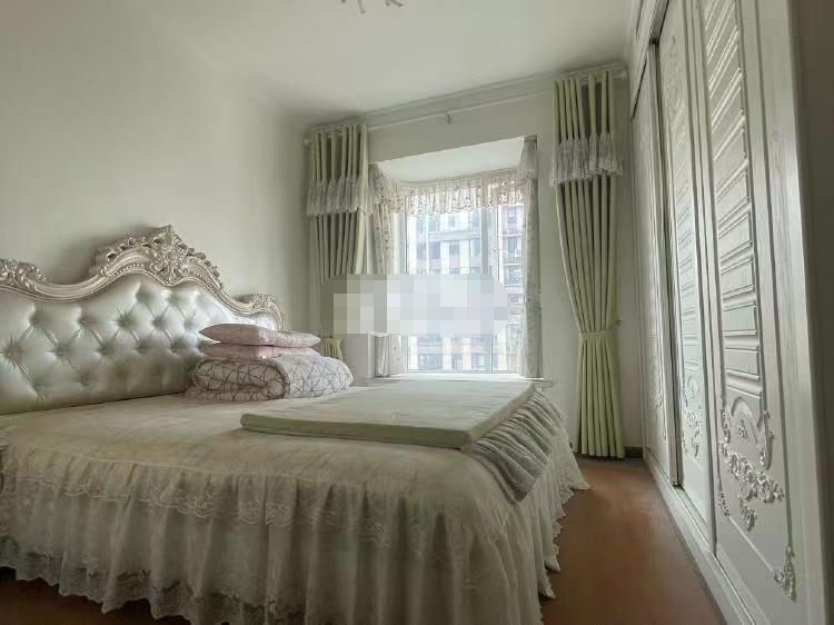 元泰精装三房，家具家电齐全拎包入住，房子漂亮的很