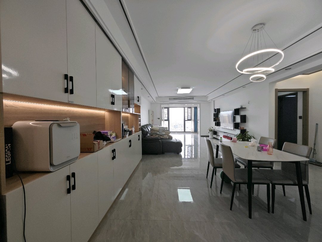 捡漏，御湖世家，精装三房两卫，边户好楼层，看中可谈