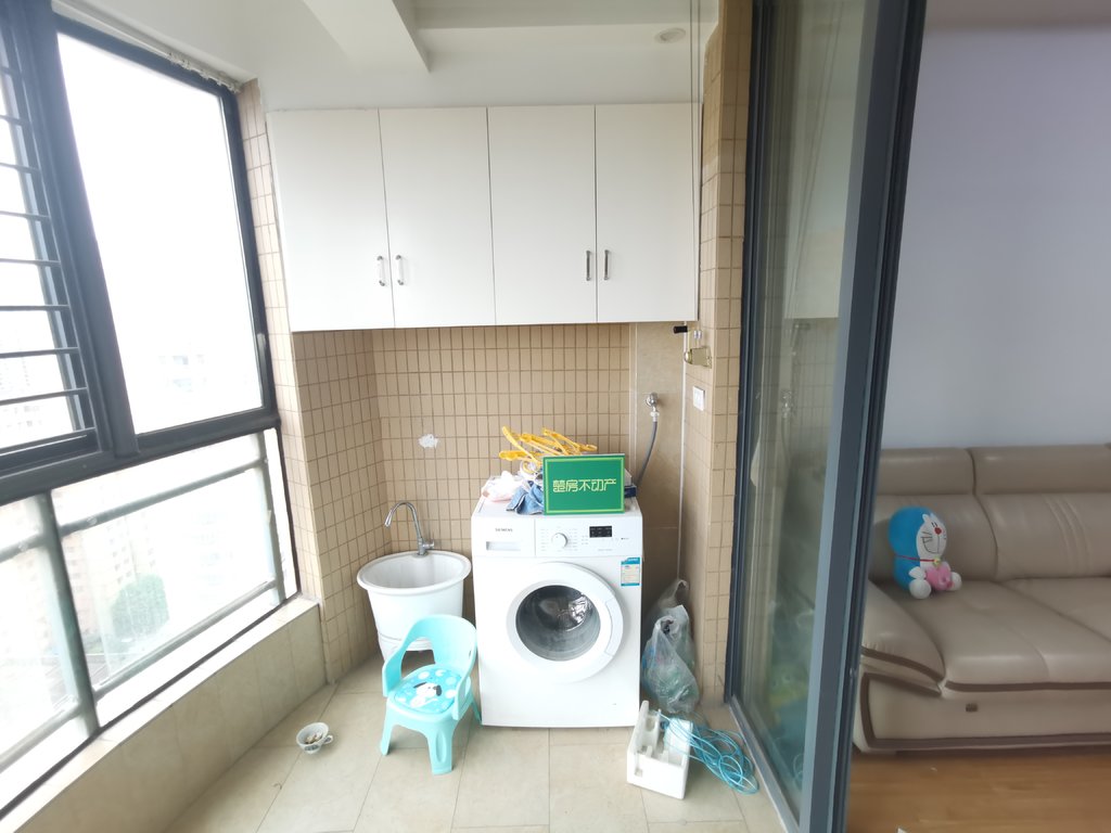 御台公馆精装小三房装修漂亮没怎么住过拎包入住户型好楼层漂亮