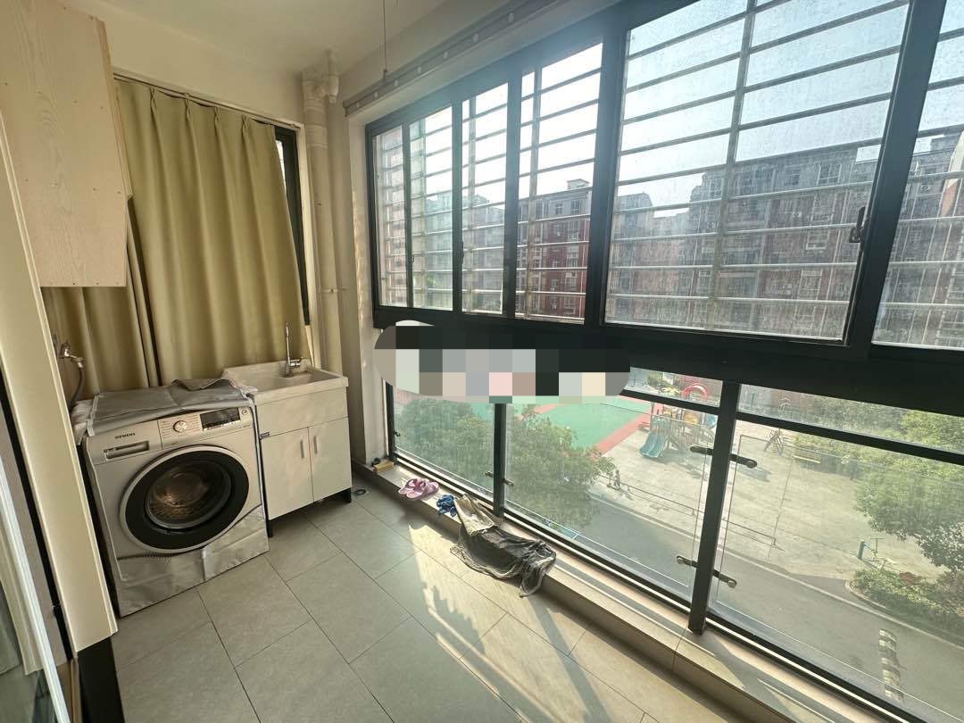 165，急售，城南，紫金城，精装大三房边户，200平大露台，证件满二，南北双阳台，单价5300