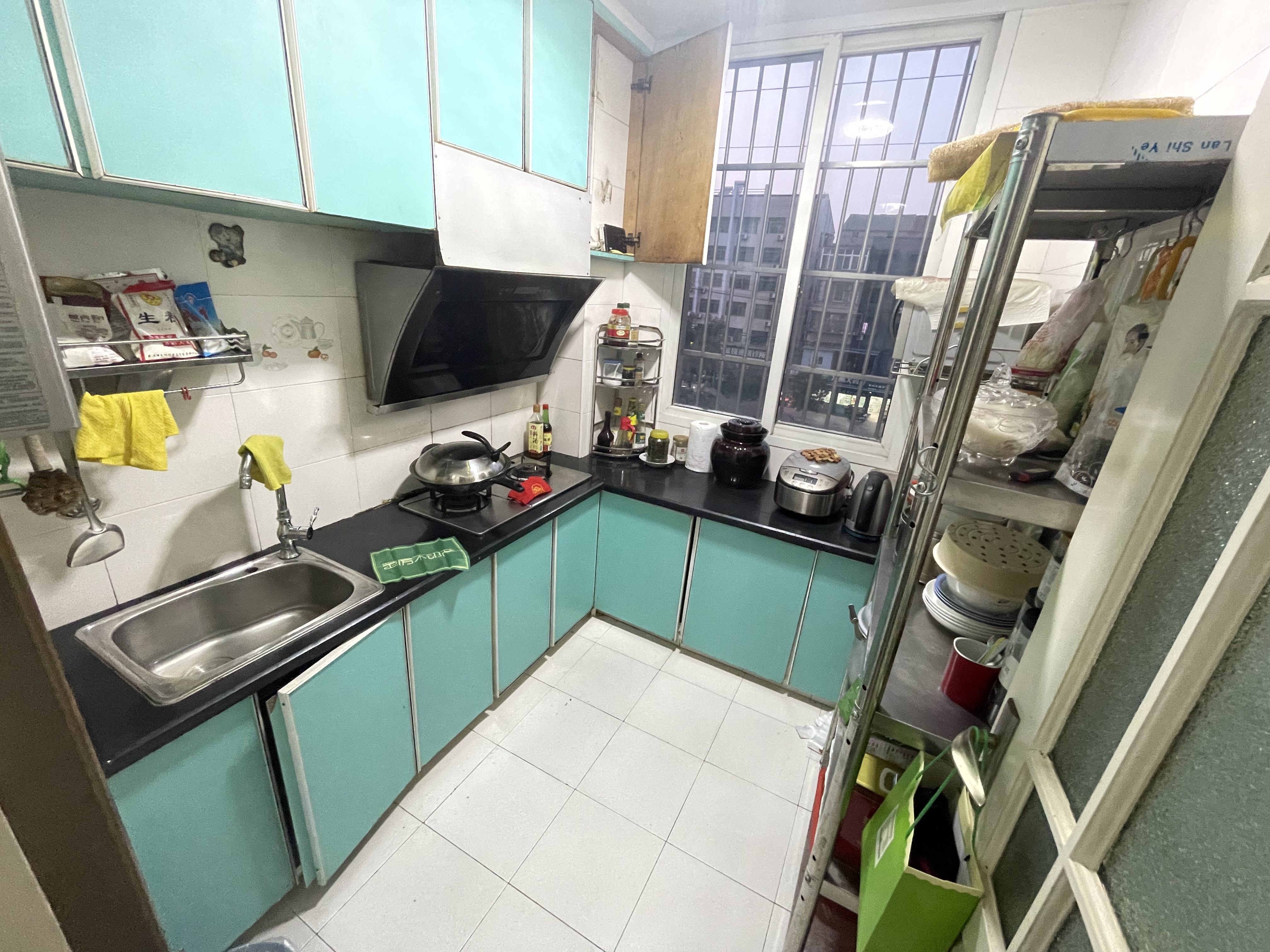 德美花苑西桥附近三房两卫好楼层菜场很近生活便利