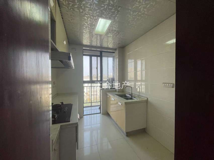 急售，降价了，城西，单价3984，精装三房电梯房，小高层，楼层好。证满二