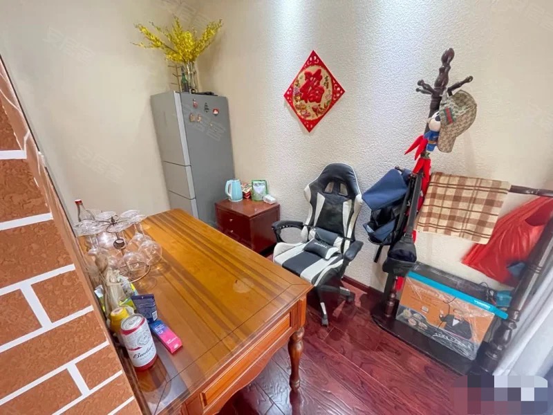 281，急售，仙桃晓学旁，电梯小高层，家电齐全，拎包入住，好楼层