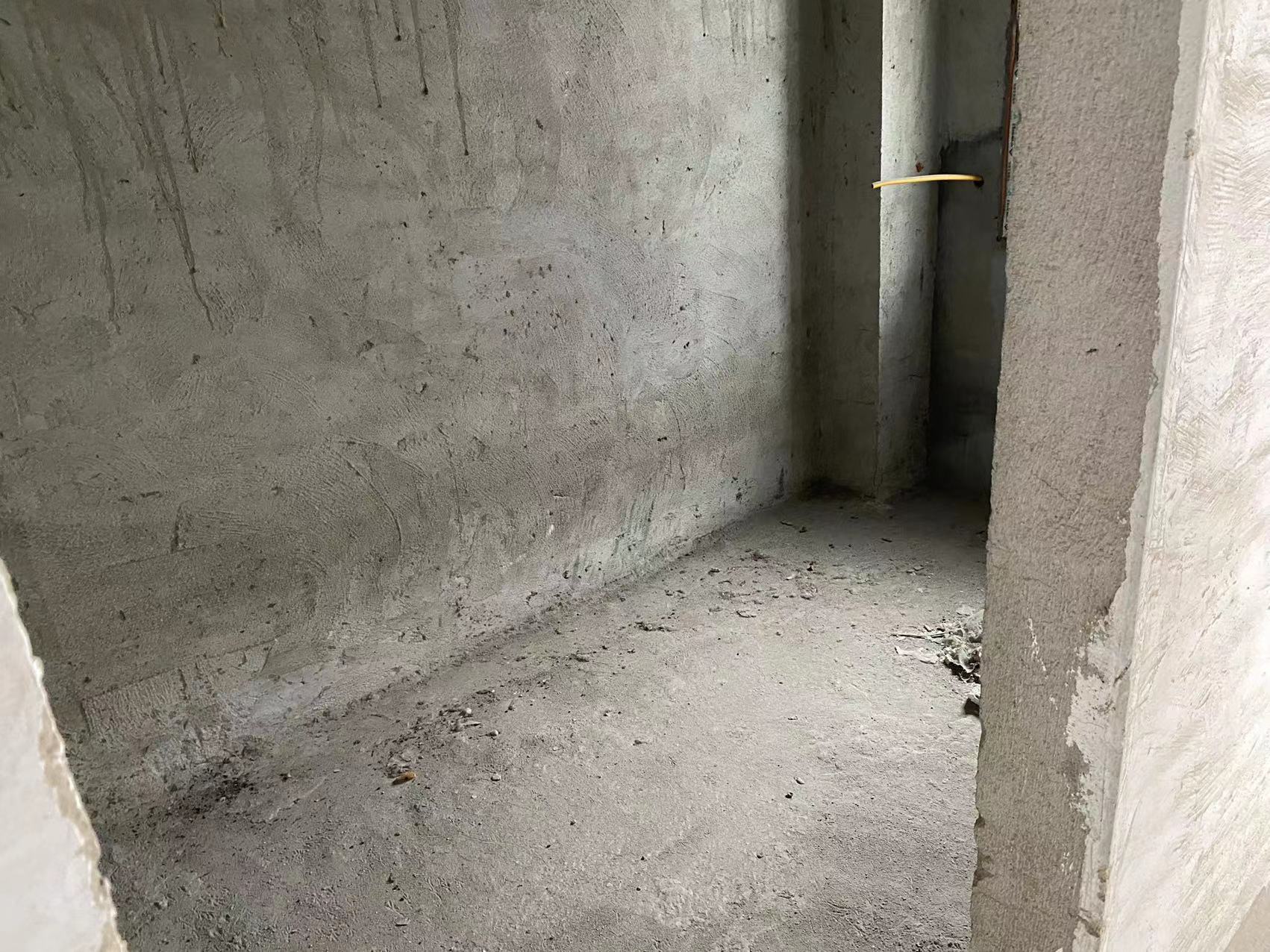 富锦公寓毛坯三房好楼层采光好视野开阔业主诚心出售