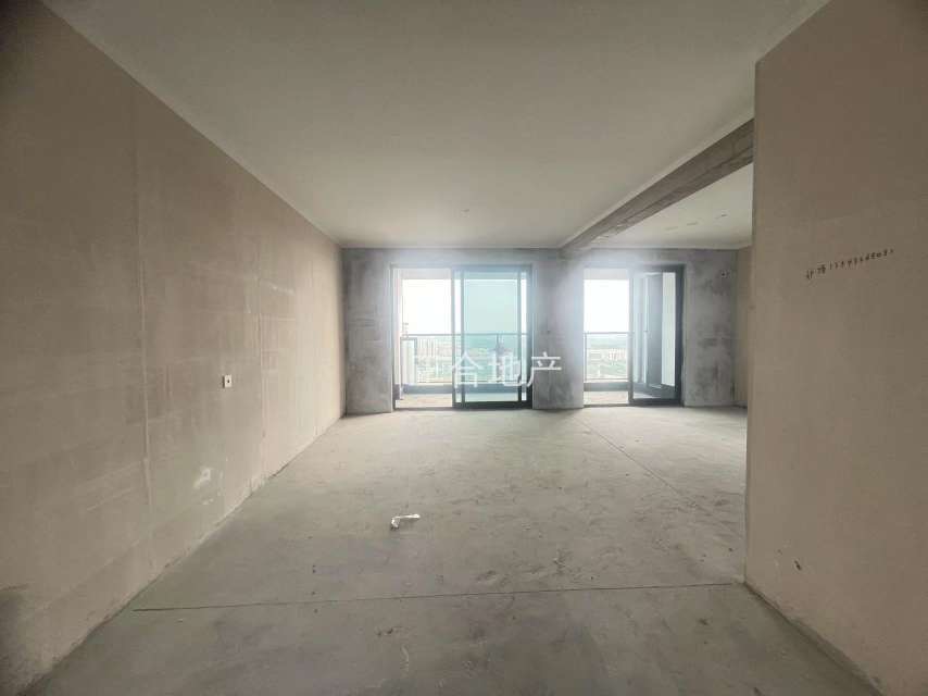 城南，吾悦，119平边户，送车位，电梯好楼层，采光视野宽阔，业主诚心出售，