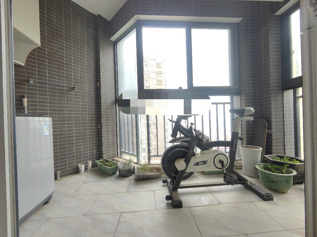 280，城东大盘，和合国际，电梯好楼层，精装三房，四小旁，采光好