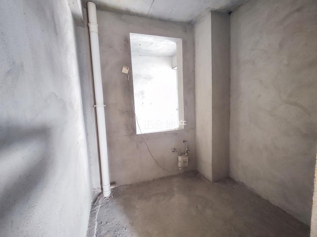 城南，城市丽景，中间好楼层，满五年，毛坯3室2厅1卫，采光视野好