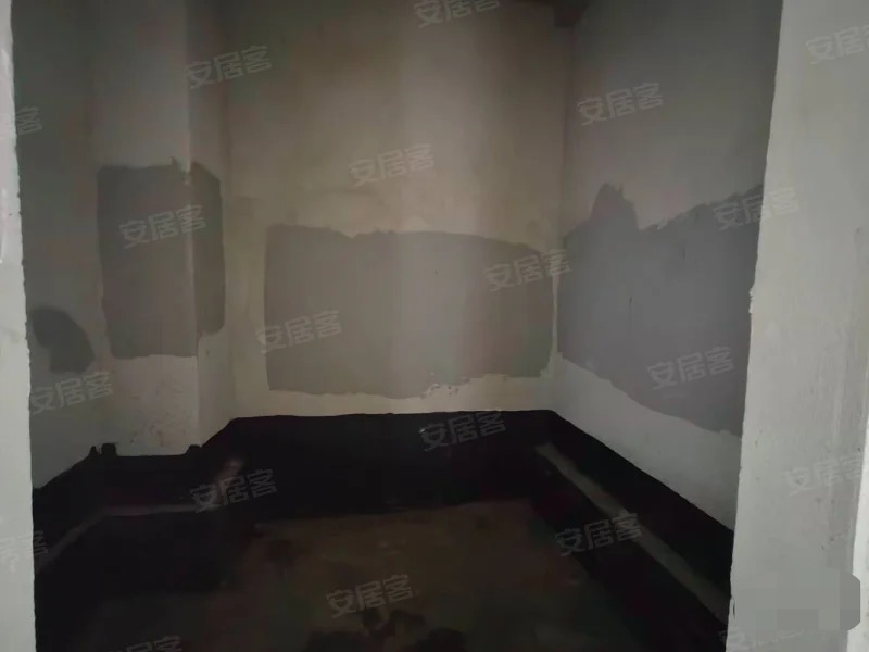 城南，元泰未来城C区，中间好楼层，单价4500，三开间朝南，证满二