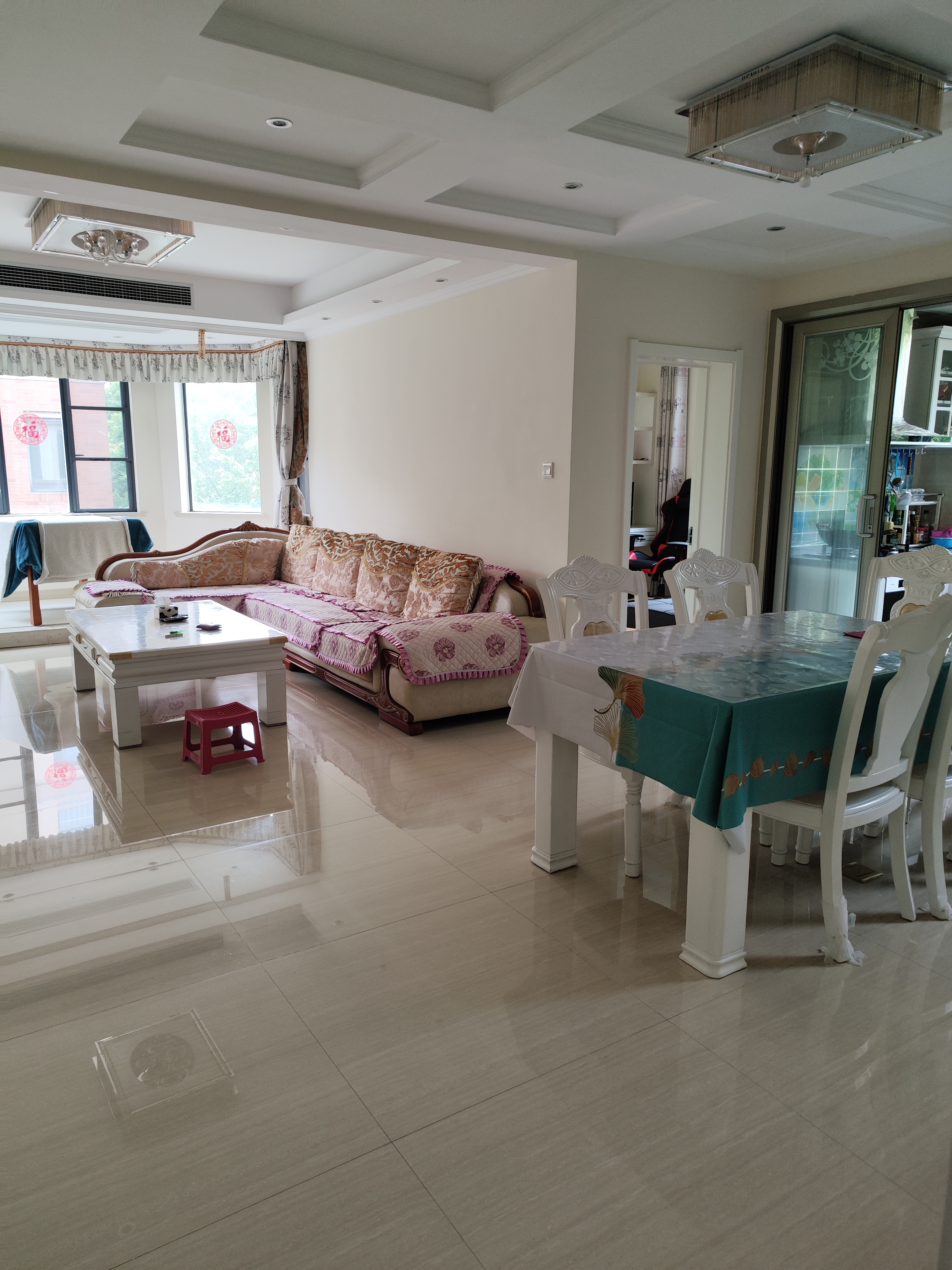 边套房     绿化光线都好