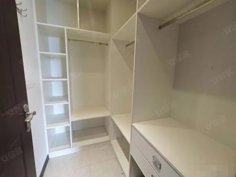 捡漏，城南，元泰A区，精装2房，中间好楼层，满二，元泰三中