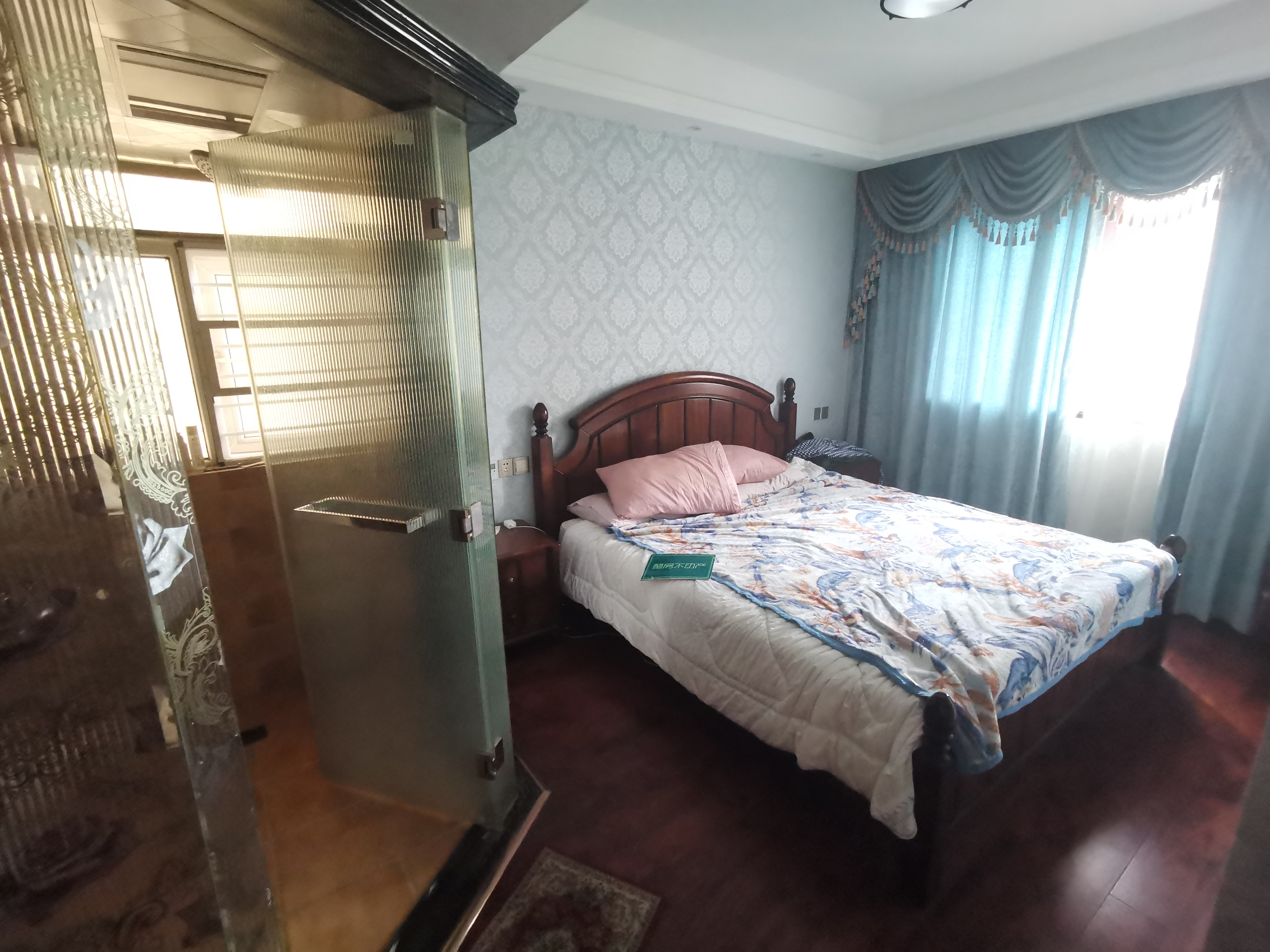 润泽天下豪装3房，沔阳 对面，装修都花了40万，有证可按揭