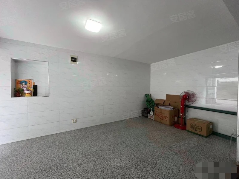 351，急售，德政金园复式，带地下室，带露台，精装5房4卫，证满二，南北通透