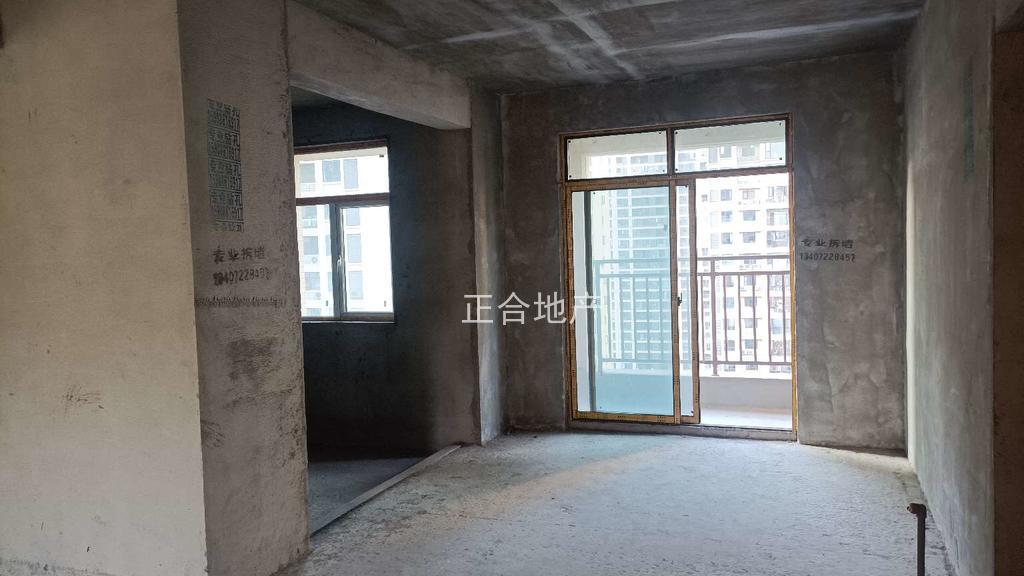 降价了，捡漏，城南，银孚领秀城，单价5500，西边户，带车位，证满二