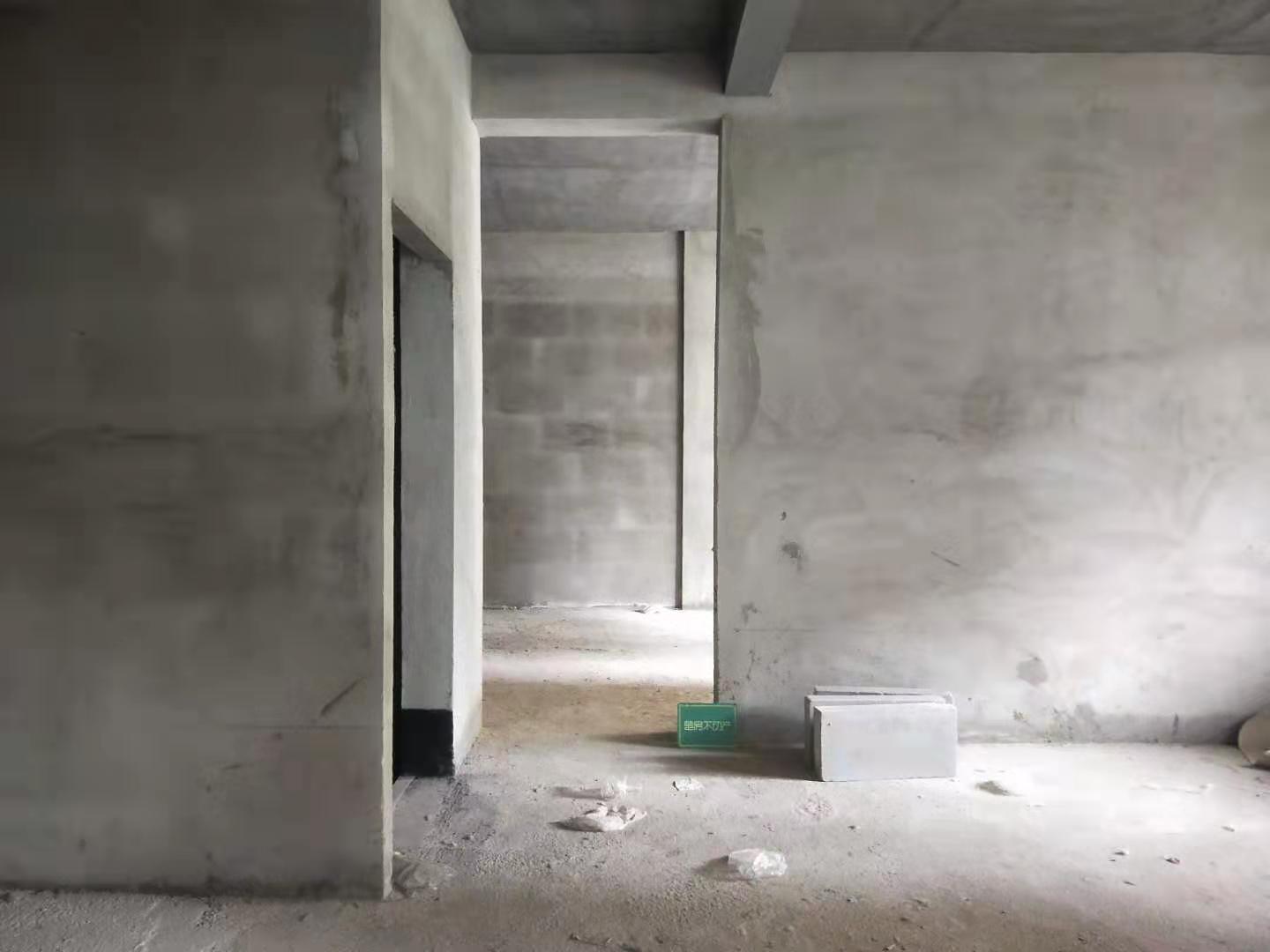 城南领秀城毛坯大三房平地大阳台户型方正房东诚意出售