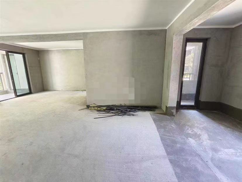 118，房东亏本出，吾悦 捡‬漏房，单价4700+， ​边户大三房，