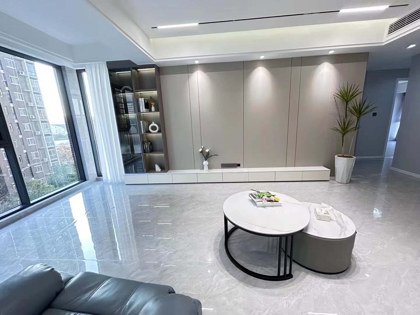 降价了，急售，精装三房，南北通透，一天未住，采光好，家电齐全