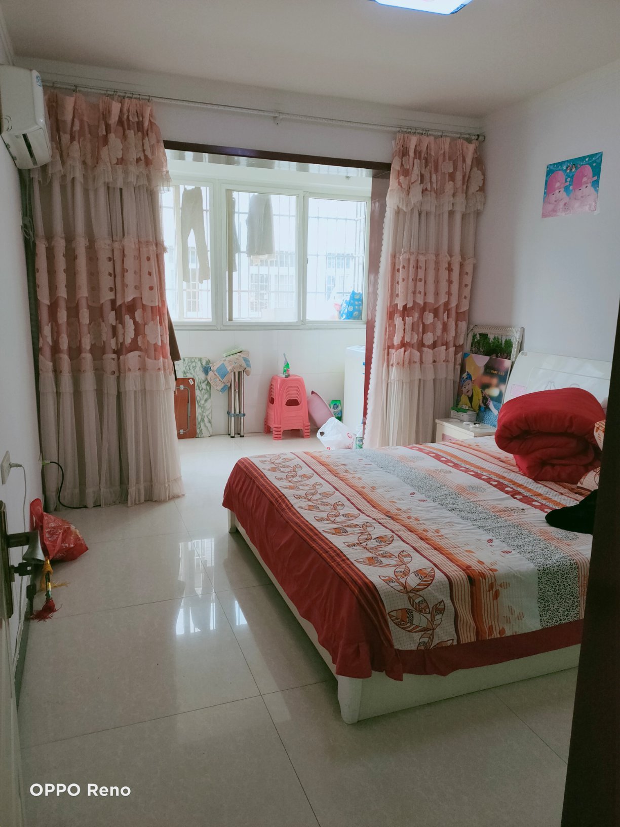 房屋装修新呈舒适，南北朝向，价低。拎包即住