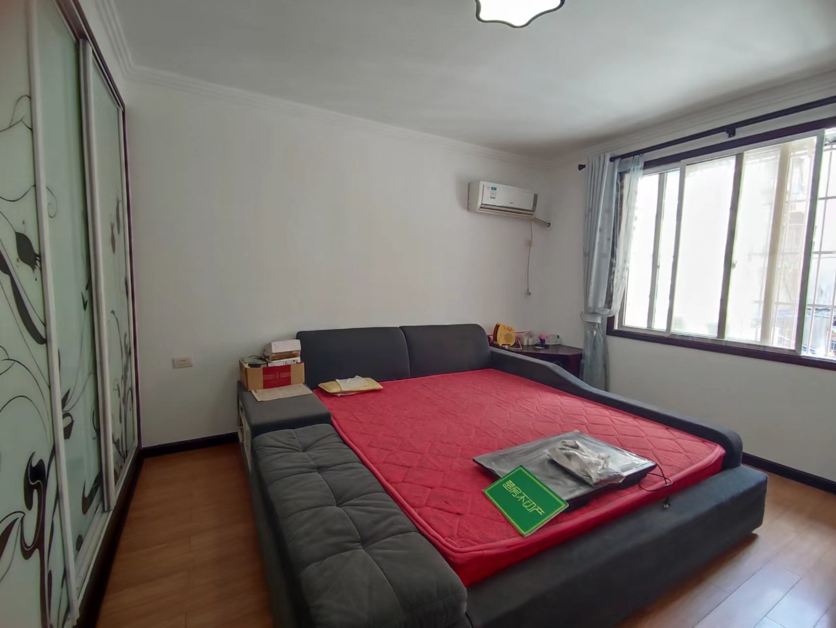 沔阳小穴旁幸福花苑精装修步梯2楼可贷款急卖