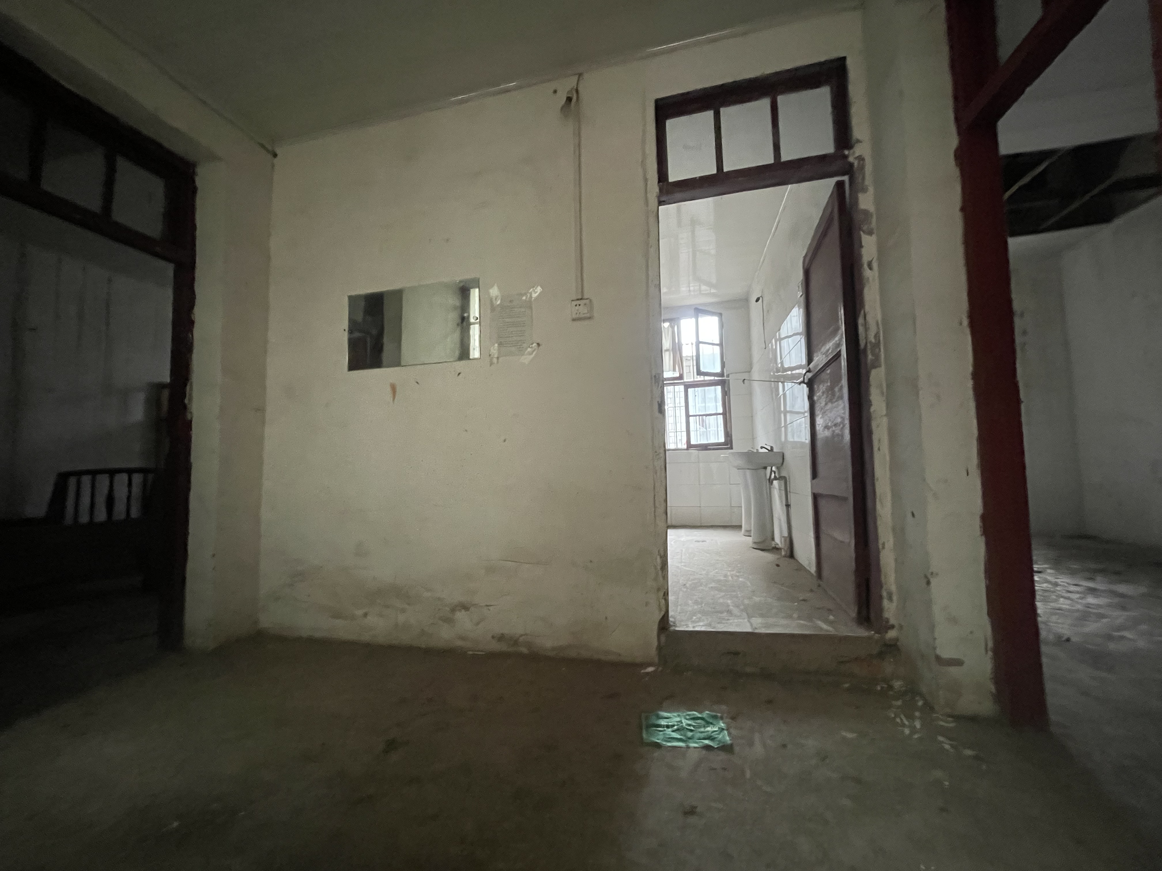 实验高中对面.建设街私房.周边配套成熟.看房方便.诚意卖