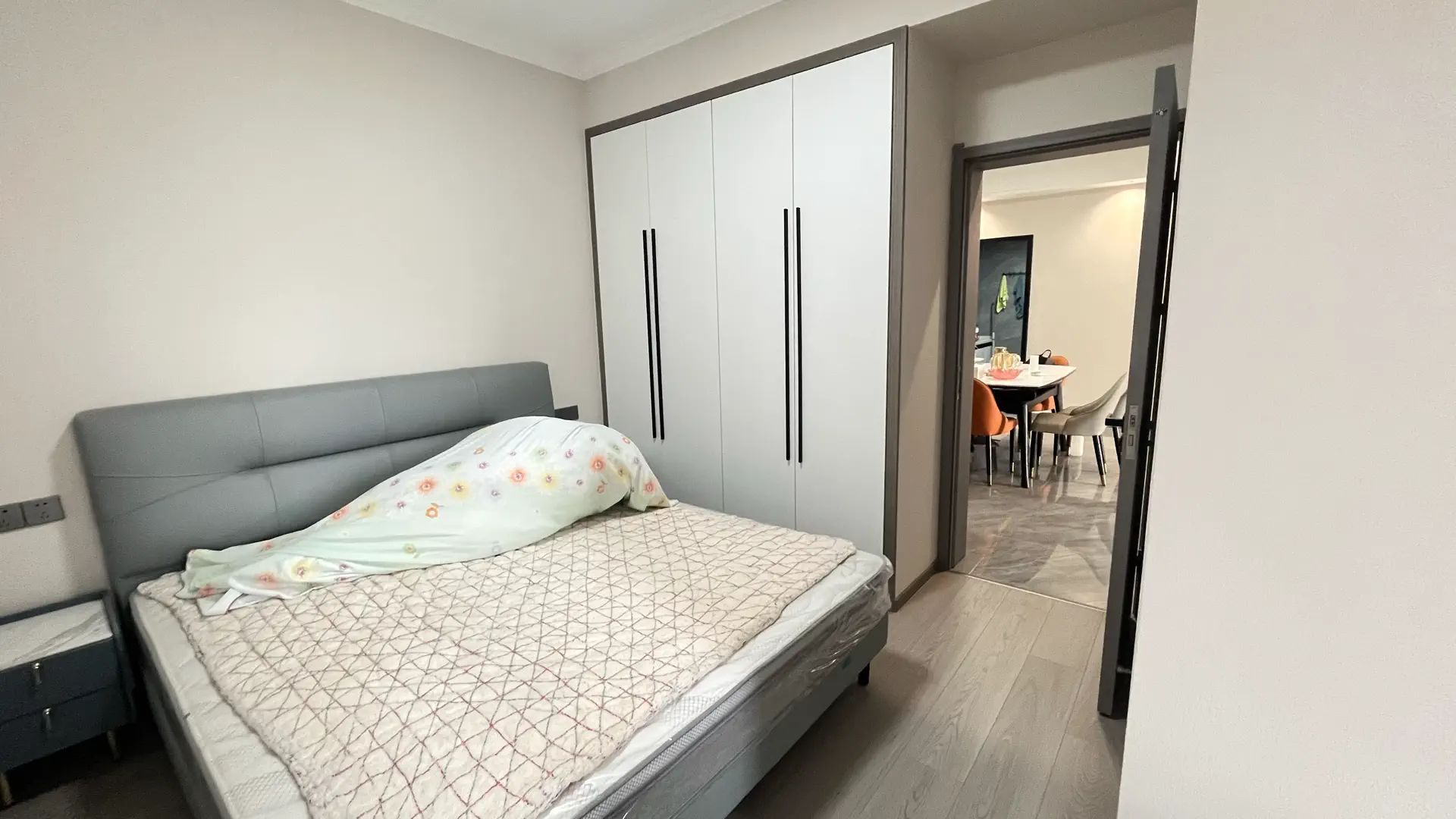 城南，吾悦旁，南国明珠，9.9成新，精装三房，满五