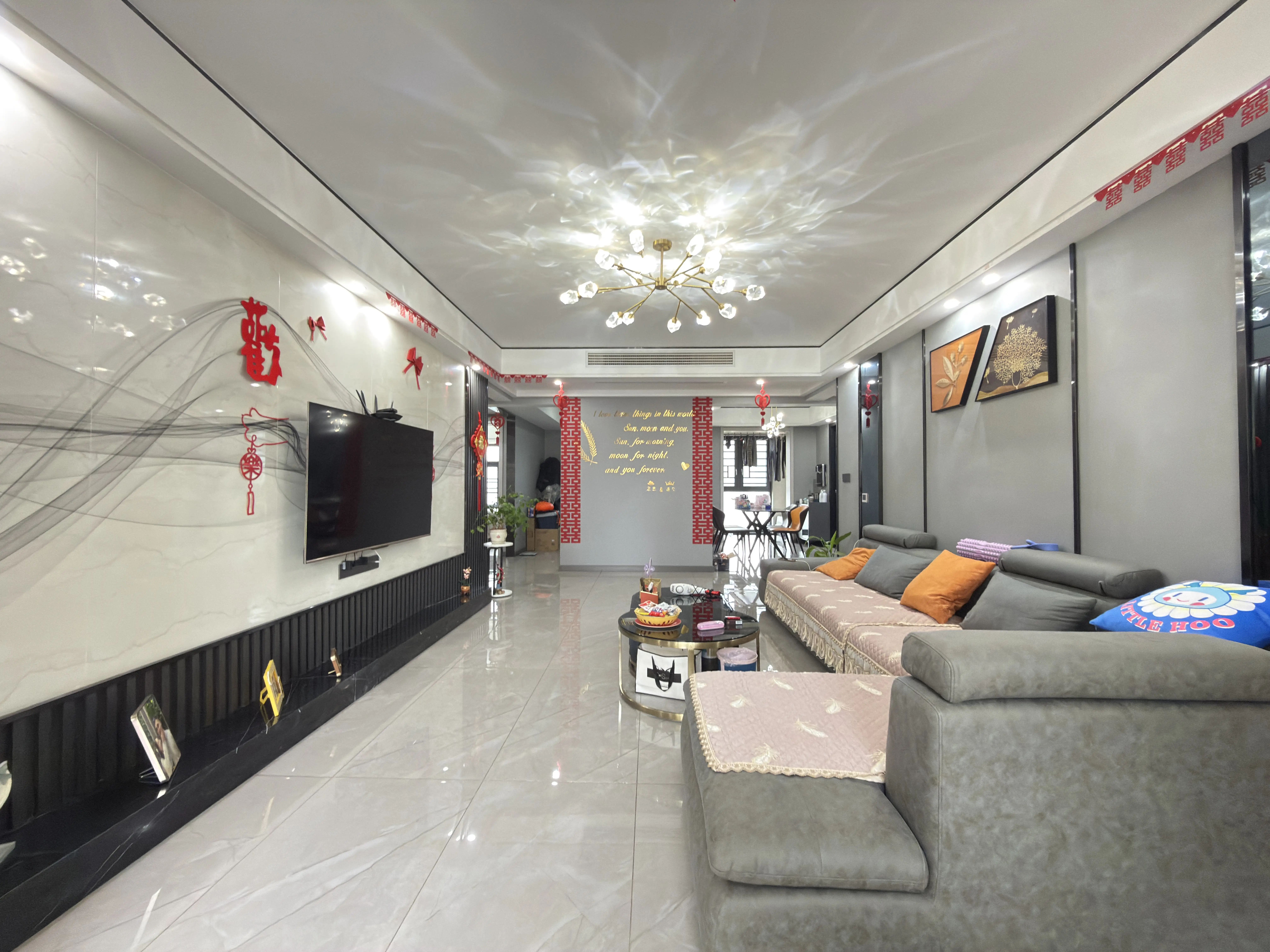 诚心出售，城南，蓝天新城，人车分流，电梯中间楼层，满二，拎包入住