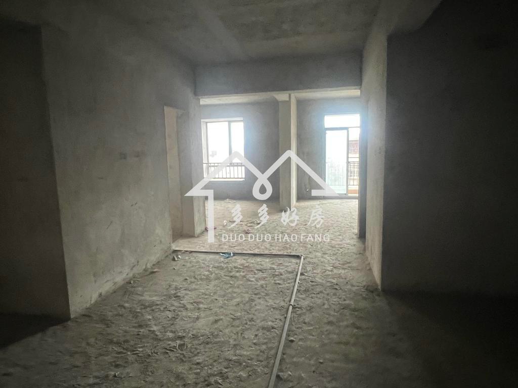 主城区，康湾一品，好房推荐，单J5300，毛坯房