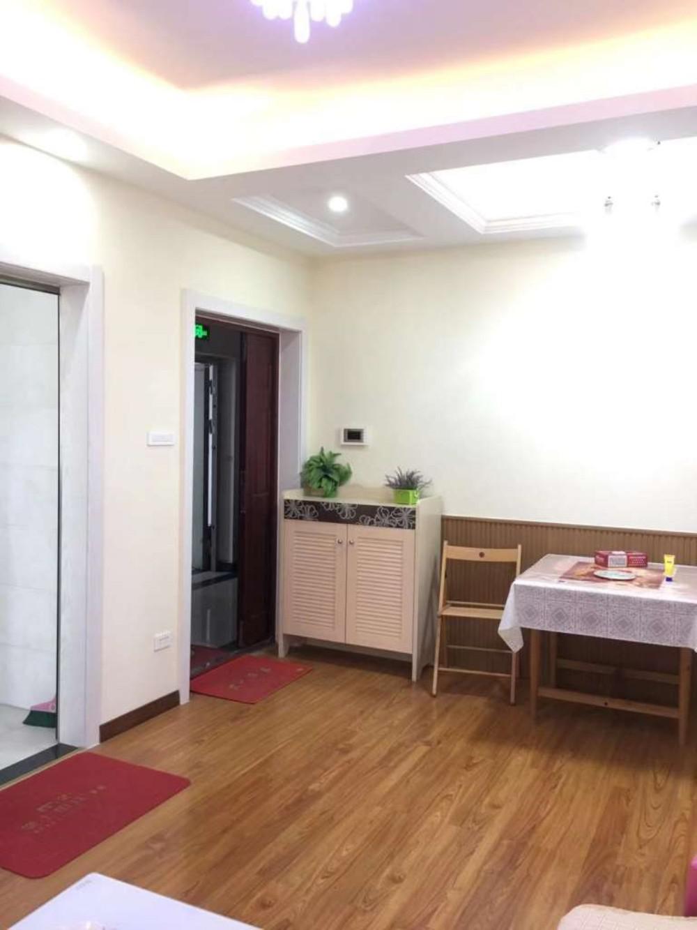 三合鑫城60㎡1室1厅1卫1阳台精装，老证，业主一天未住。