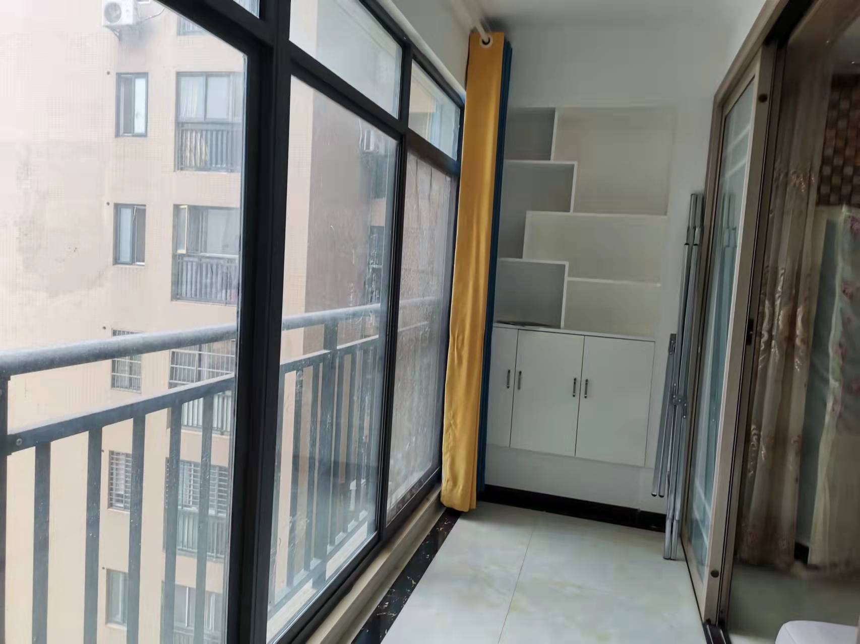 仙桃一中对面翰林公馆精装大五房家电家私全送中高层视野采光好满二