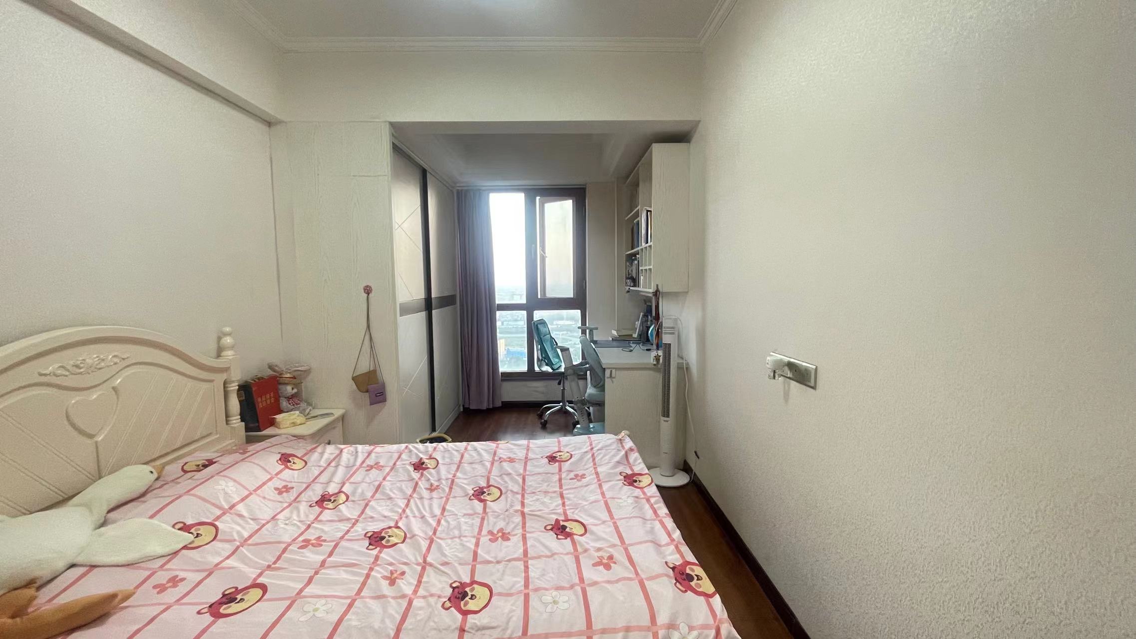 御台公馆.精装三房.房子成色新.看房方便