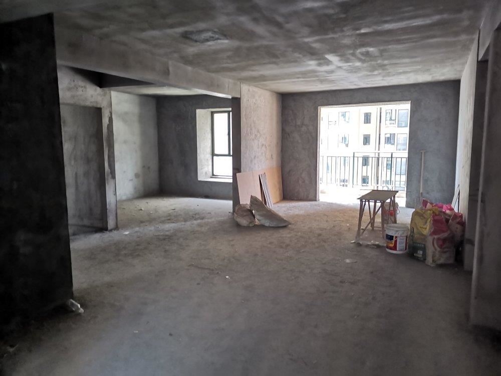 新城一号新出大三房，证满二，南北通透，楼层好