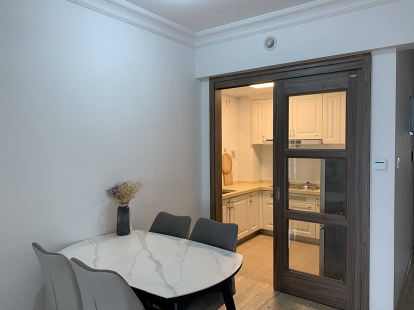 城南，碧桂园，精装三房，好楼层，带家具家电拎包入住！证满二