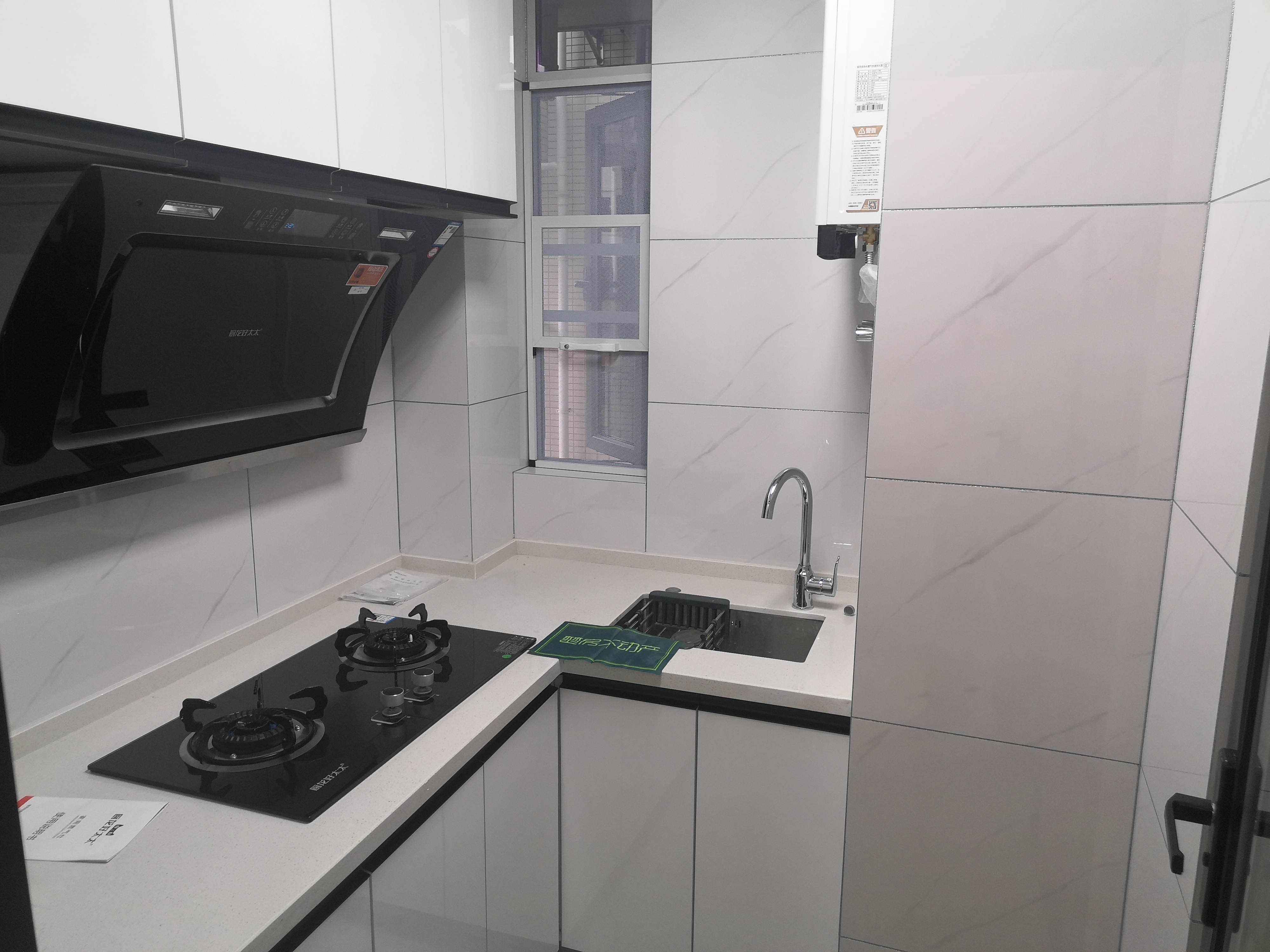 天泽园精装两房出租新装修高层采光好