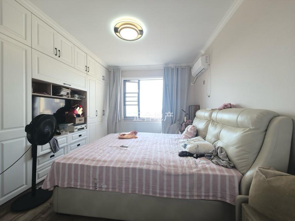 吾悦旁，电梯小高层，荣怀，精装三房二卫，证件满二。采光好，好楼层