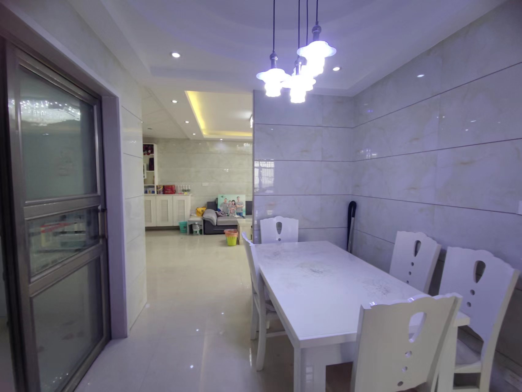 老二中黄荆雅苑电梯好楼层精装修3房2厅2位看房有钥匙