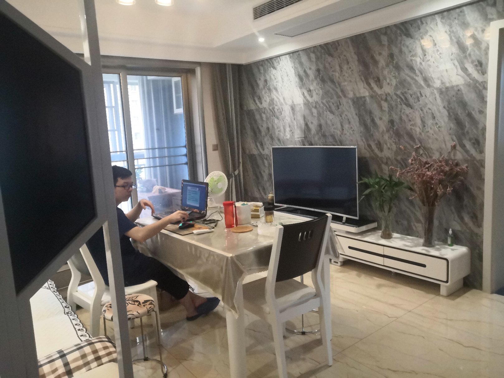 锦绣江山124平3室2厅两、2卫 装修自家居住保养好证件满2看房方便