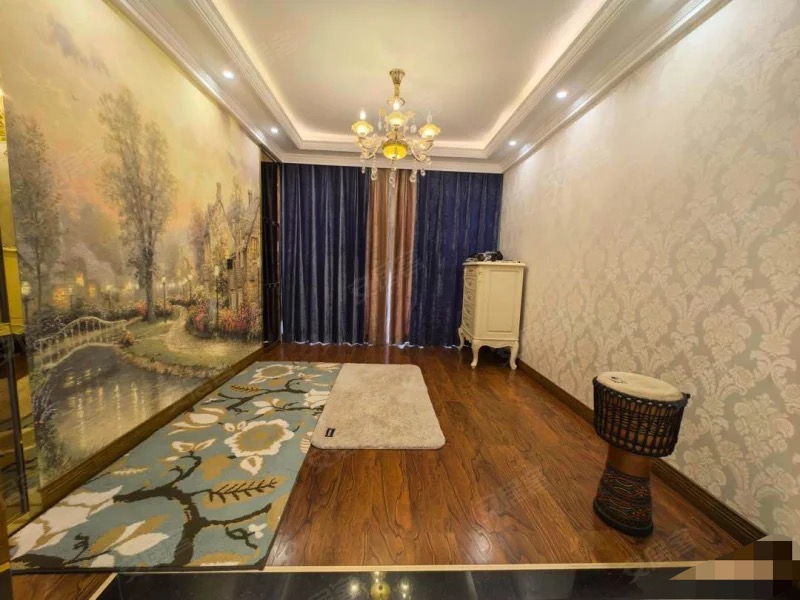 急售，新城壹号，欧式风格，装修花了百来万，精装四房，小区幼儿园xiao学都有，新二中，单价6000多