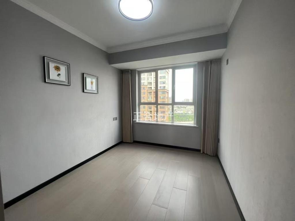 城南，沔阳天泽园，精装三房，边户，中间好楼层，诚心出售，证满二