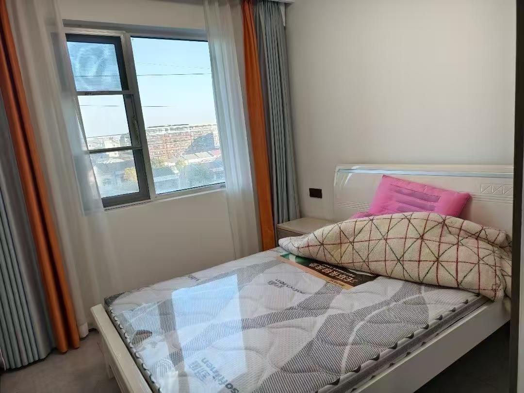 锦绣江山124平精装修家具家电齐全优价出售！