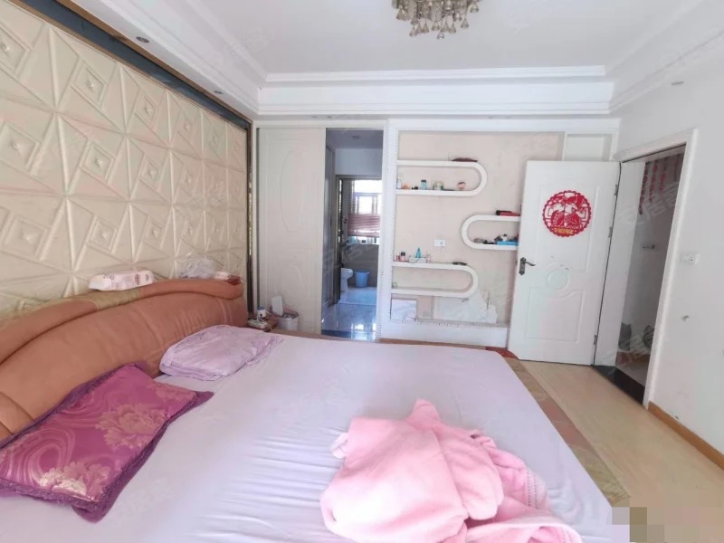 城南，新城壹号，精装三房，大户型，单价不到4000，南北通透，诚心出售