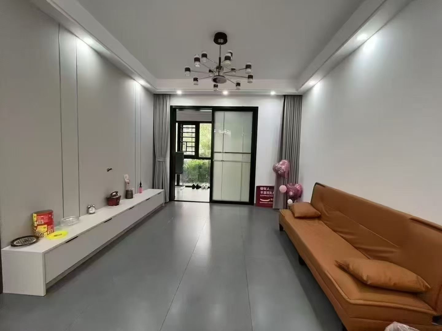 亏本出，业主急售，森林国际北苑，一楼带院子，精装三房，大阳台全屋地暖，证满二，