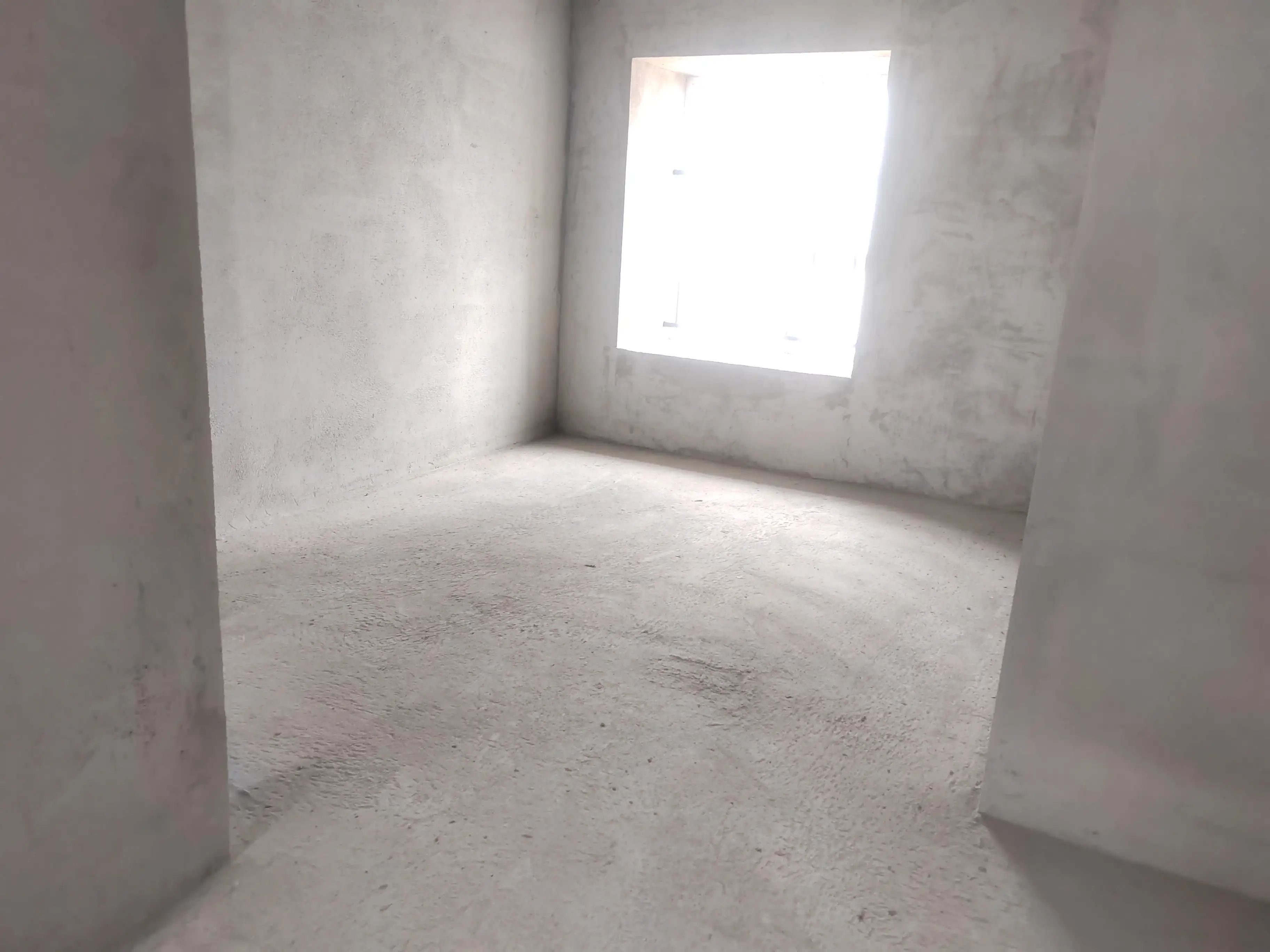 房东诚心出售，城南，蓝天白云，单价5500，亏本出售，捡漏