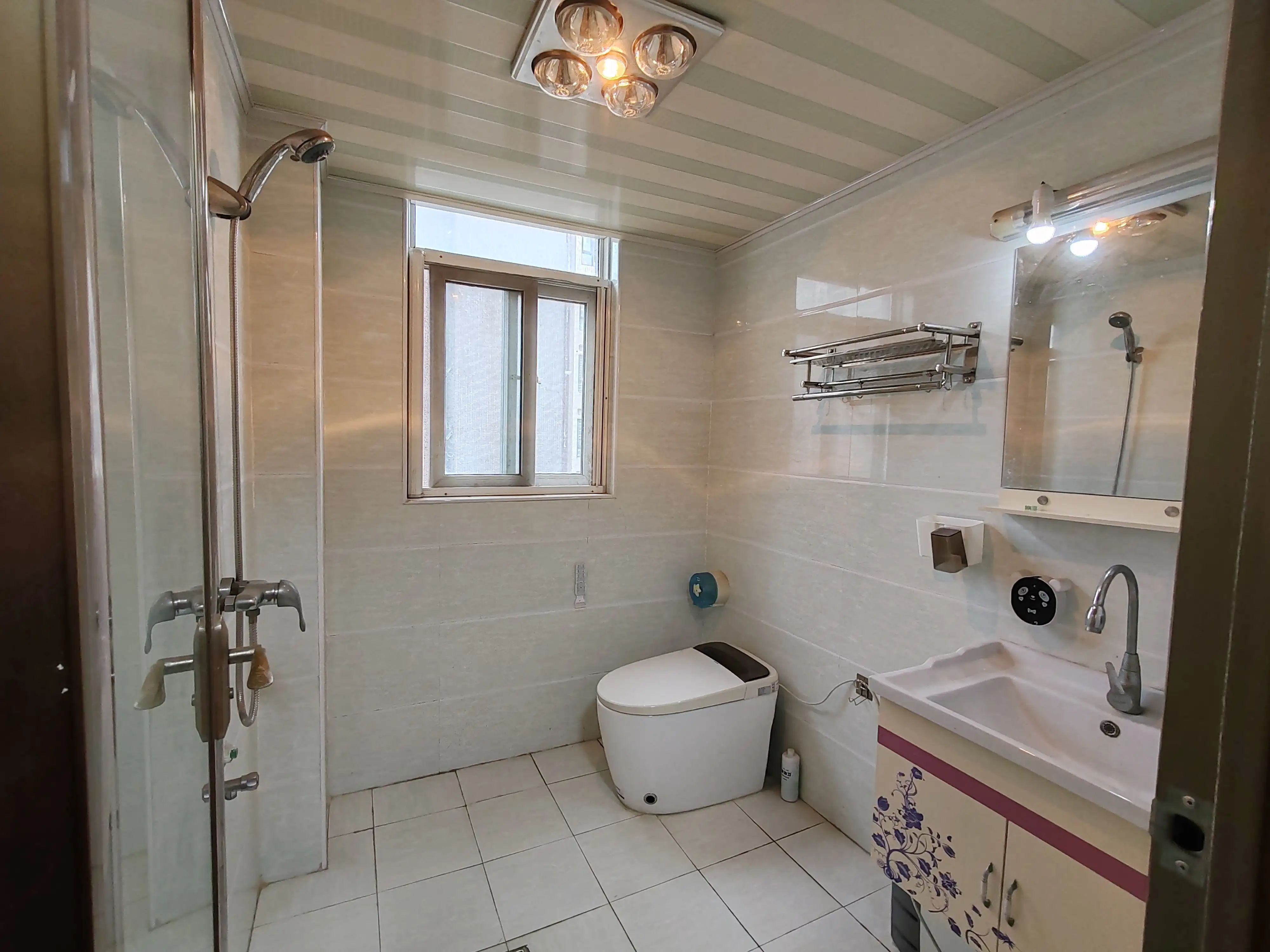 捡漏，和合国际，电梯中间好楼层，精装3房2卫，亏本出售