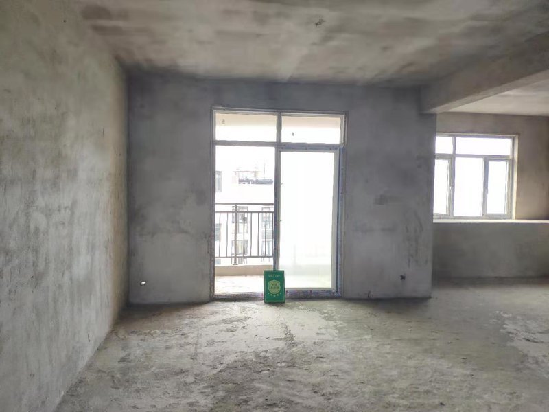 蓝天新城边户毛坯大三房南北通透双阳台楼层相当好采光通风不用讲懂得来