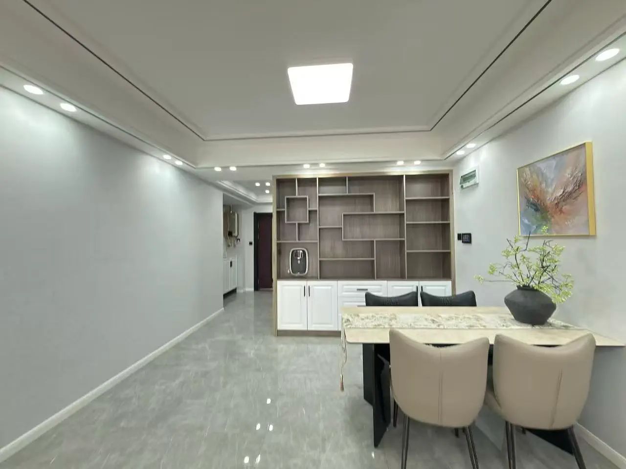 城南，领秀城，精装大三房，好楼层，户型方正，人车分流，满二，送车位